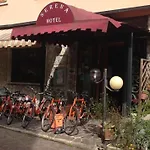 Hotel Serena 3*